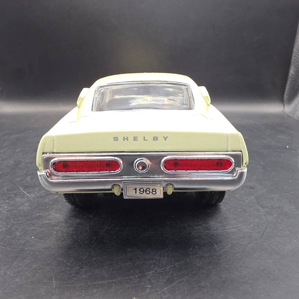 Shelby GT500KR Diecast Model Car 1/24 Cream 1968 Cobra Jet 428 Sunnyside